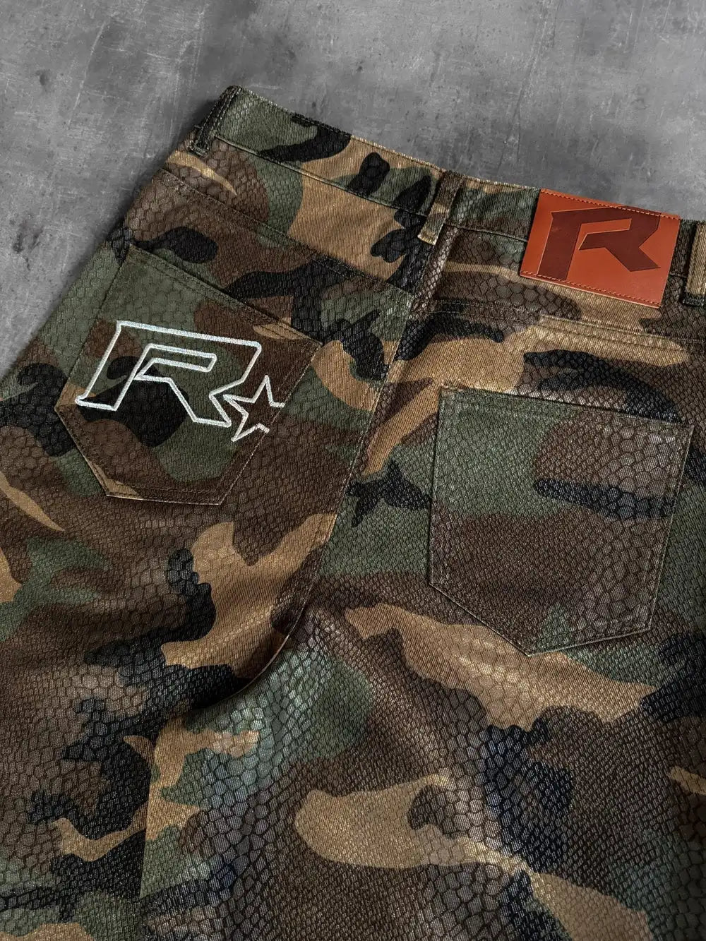 PYTHON CAMO EXCLUSIVE CLOUD Shorts